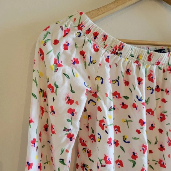 White Floral Off the Shoulder 3/4 sleeve - Picture 4 of 11